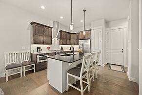 Scenic Mountain Retreat Golf, Pickleball, Relax