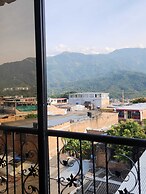 LINDOS APARTAMENTOS CENTRAL JCH RESTREPO