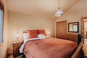 40gs Wifi - W/D Hot Tub - Sleeps 8