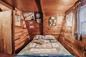 54sl - Hot Tub - Pets OK - Sleeps 4