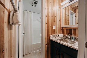 64sw - Pets Ok - Wood Stove - Sleeps 4