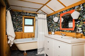 87sl - Starlink - Sauna - Sleeps 8