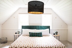 87sl - Starlink - Sauna - Sleeps 8