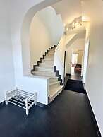 Charming 5 bedrooms Home