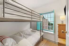 Windermere House - Sea Views Close to Harbour