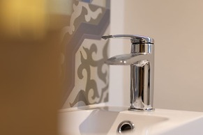 Windermere House - Sea Views Close to Harbour