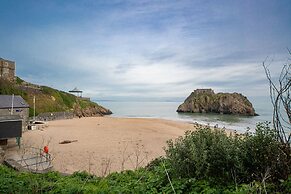 Windermere House - Sea Views Close to Harbour
