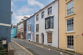 Windermere House - Sea Views Close to Harbour
