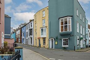 Windermere House - Sea Views Close to Harbour