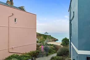 Windermere House - Sea Views Close to Harbour