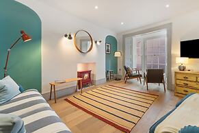 Windermere House - Sea Views Close to Harbour