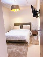 Luxoria home - 2 min to corniche