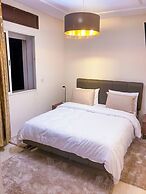 Luxoria home - 2 min to corniche