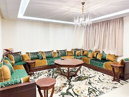 Luxoria home - 2 min to corniche