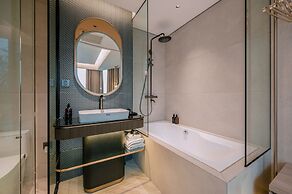 iRest Signature Ba Dinh Lakeside