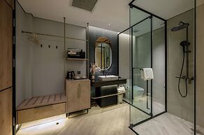 iRest Signature Ba Dinh Lakeside