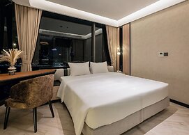 iRest Signature Ba Dinh Lakeside