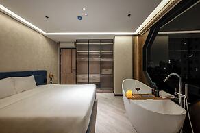 iRest Signature Ba Dinh Lakeside