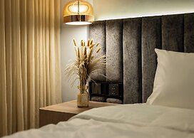 iRest Signature Ba Dinh Lakeside