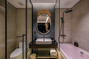 iRest Signature Ba Dinh Lakeside