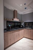 iRest Signature Ba Dinh Lakeside