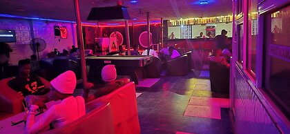 Tm arena hotel and suites