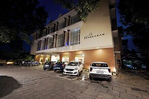 Hotel Devaragam