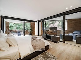 Forever W&L Building