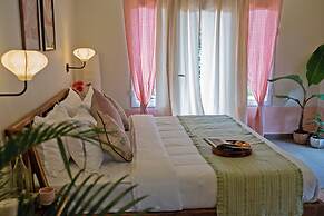 Vana by Loka - Self Catered Studios