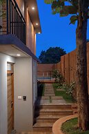 Vana by Loka - Self Catered Studios