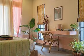 Vana by Loka - Self Catered Studios