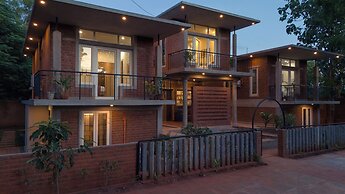 Vana by Loka - Self Catered Studios