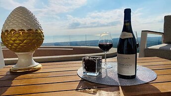 Prestigious Villa Olimpo With Pool And Sea View