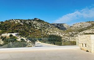 Prestigious Villa Olimpo With Pool And Sea View