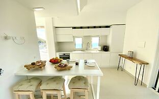 Prestigious Villa Olimpo With Pool And Sea View