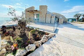 Prestigious Villa Olimpo With Pool And Sea View