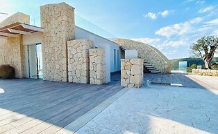 Prestigious Villa Olimpo With Pool And Sea View