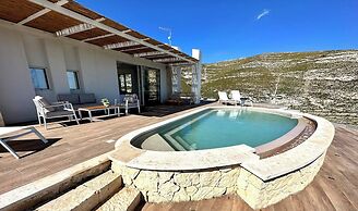 Prestigious Villa Olimpo With Pool And Sea View