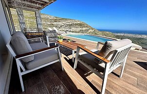 Prestigious Villa Olimpo With Pool And Sea View