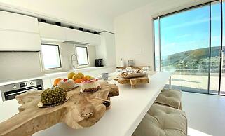 Prestigious Villa Olimpo With Pool And Sea View