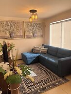 Linda Casa Familiar, Segura Y Muy Buena Ubicación