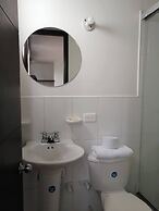 Room in Guest Room - Close to the Family Embassy 1