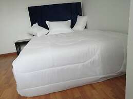 Room in Guest Room - Close to the Family Embassy 1