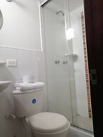 Room in Guest Room - Close to the Family Embassy 1