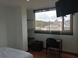 Room in Guest Room - Close to the Family Embassy 1