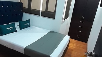 Room in Guest Room - Close to the Family Embassy 1