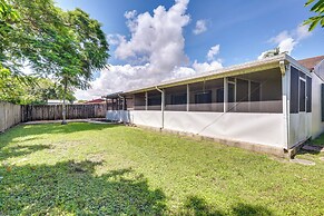 Pet-friendly Home w/ Yard ~ 3 Mi to Zoo Miami!