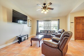 Pet-friendly Home w/ Yard ~ 3 Mi to Zoo Miami!