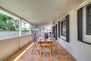 Pet-friendly Home w/ Yard ~ 3 Mi to Zoo Miami!