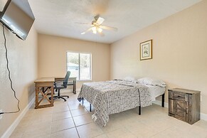 Pet-friendly Home w/ Yard ~ 3 Mi to Zoo Miami!